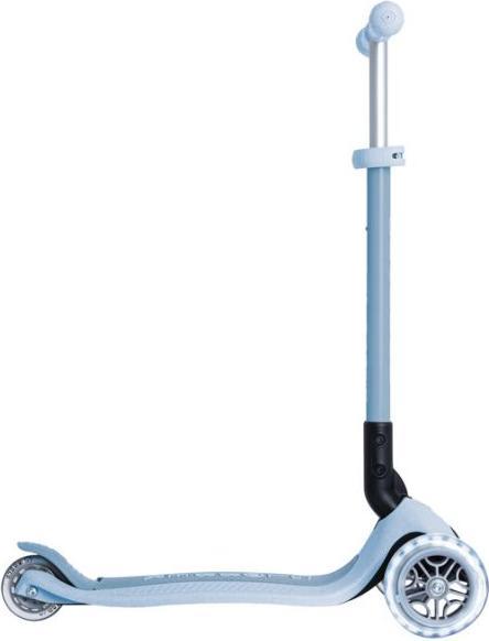 Actual product image Globber PRIMO FOLDABLE LIGHTS ECO blueberry, with light rollers