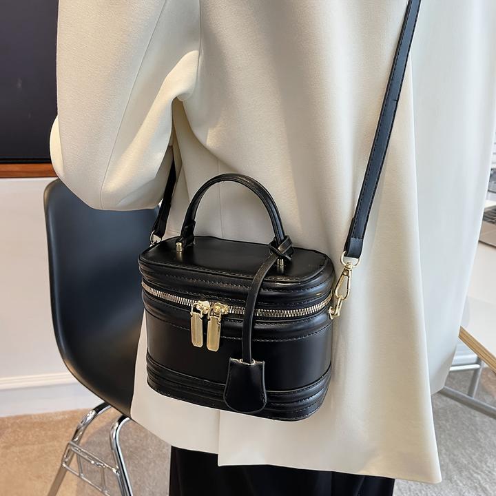 Produktbild Only-Bags.Store Elegante Messenger Bag, verstellbarer Riemen, Reissverschluss, Polyester gefüttert, Randfarbe