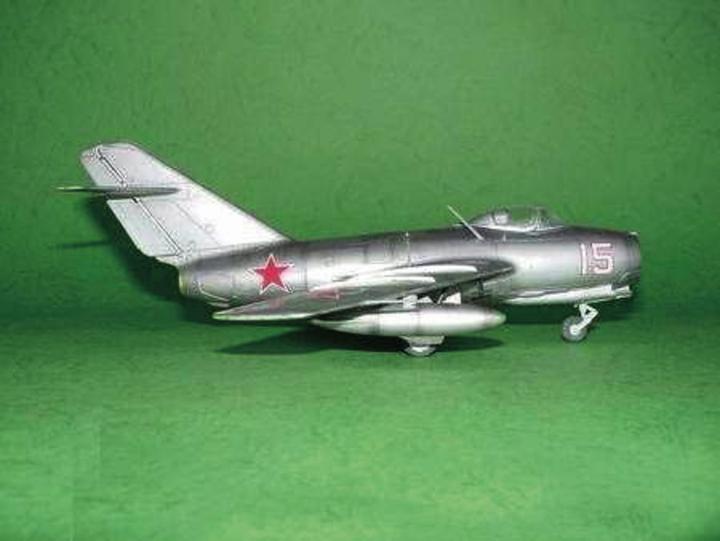 Produktbild Trumpeter MiG-15 bis Fagot