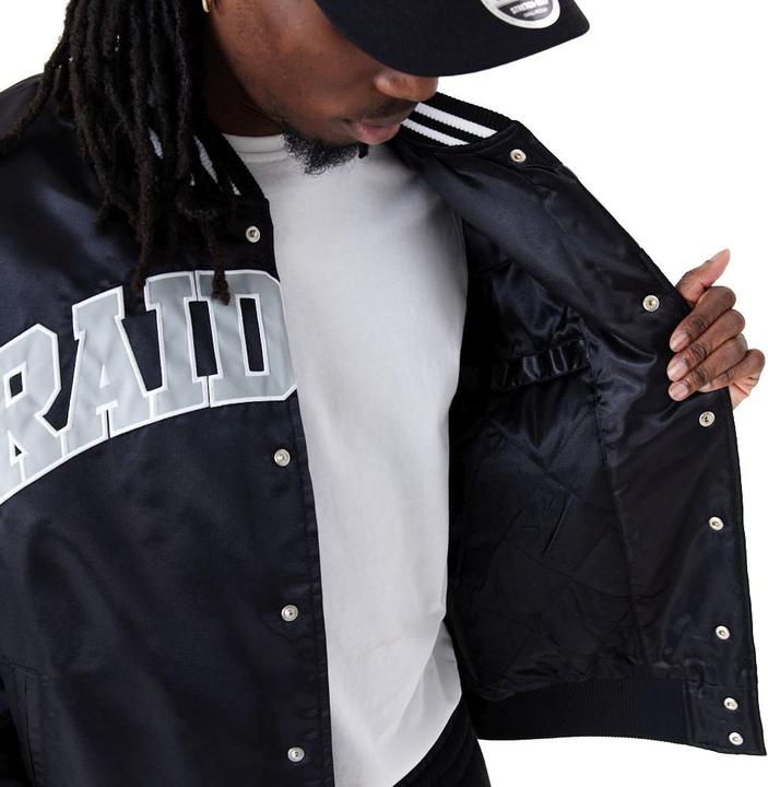 Produktbild New Era Varsity Satin Bomber Jacke Las Vegas Raiders - S (S)