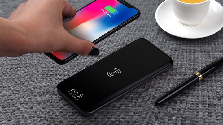 Produktbild Andi be free Wireless Fast Charging (8000 mAh, 10 W, 29.60 Wh)