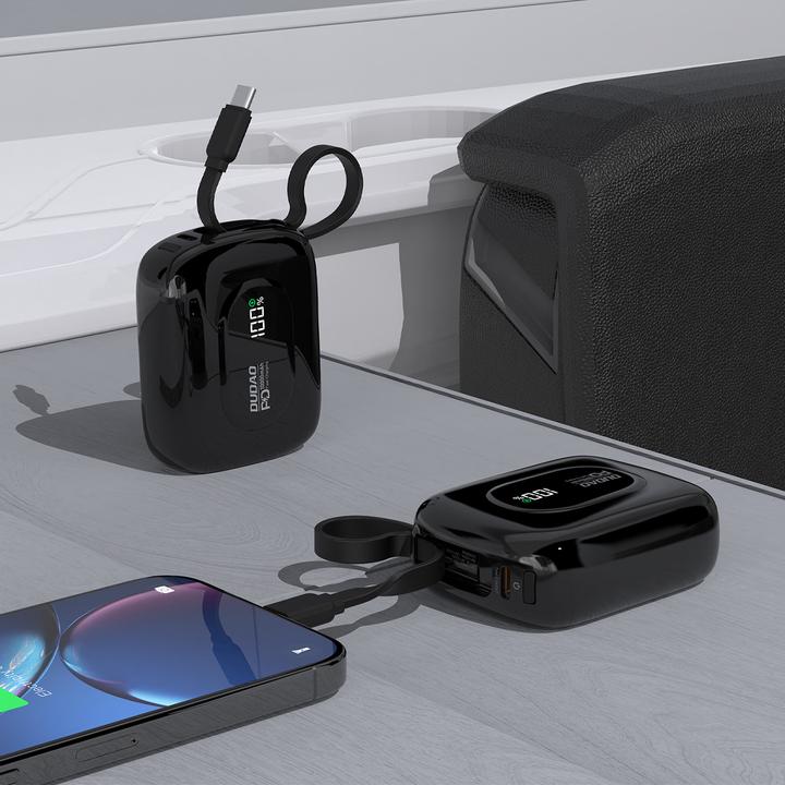 Actual product image Dudao K32 Powerbank 22,5 W 10000 mAh mit integriertem USB-C/ Lightning Kabel - Schwarz (10000 mAh, 22.50 W, 38.50 Wh)