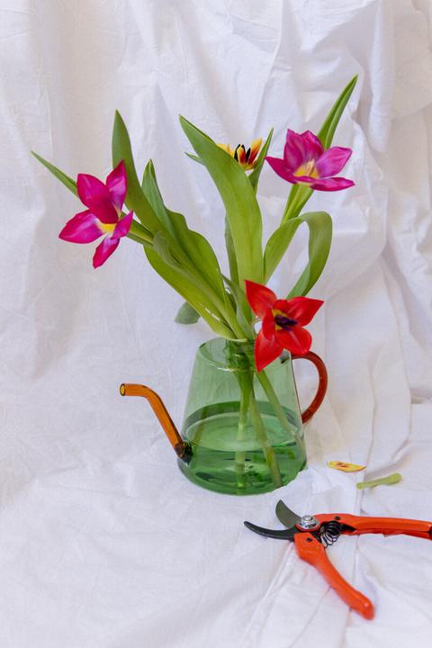 Productafbeelding Hübsch Pretty - Flora Gieter Groen/Amber (1 l)