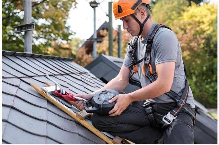 Actual product image Skylotec RAPTOR W EN 360 retractable type fall arrester Weight approx. 3.2 kg Rope length 6 m for vertical (Height safety device, 140 kg)