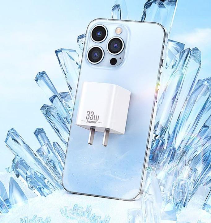 Actual product image Remax Batt Series 33W PD+QC Multi-Compatible Fast Charger RP-U26 (33 W, 2 ports)