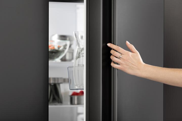 Produktbild Hisense RS711N4AFE - Amerikaanse Koelkast - Zwart (550 l)