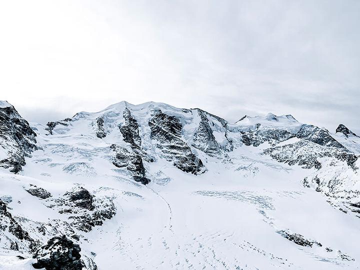 Immagine prodotto Smartbox 2 notti all'Hotel Bernina con un'escursione a racchettoni sotto il cielo limpido di Poschiavo (2 pers.)