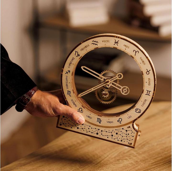 Produktbild Wood Trick Kinetic Clock: Zodiac / Sternzeichen - 3D Holzbausatz (Elektrisch)