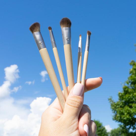 Produktbild EcoTools Set Mit Schminkbürsten Daily Defined (Set)