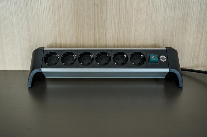 Produktbild Brennenstuhl 1391040600 Steckdosenleiste mit Schalter Silber-Schwarz Schutzkontakt 1 St. (6x, CEE 7/3, 3 m)