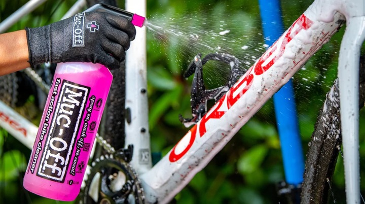 Actual product image Muc-Off Essentials Kit (1000 ml, Bicycle cleaner)