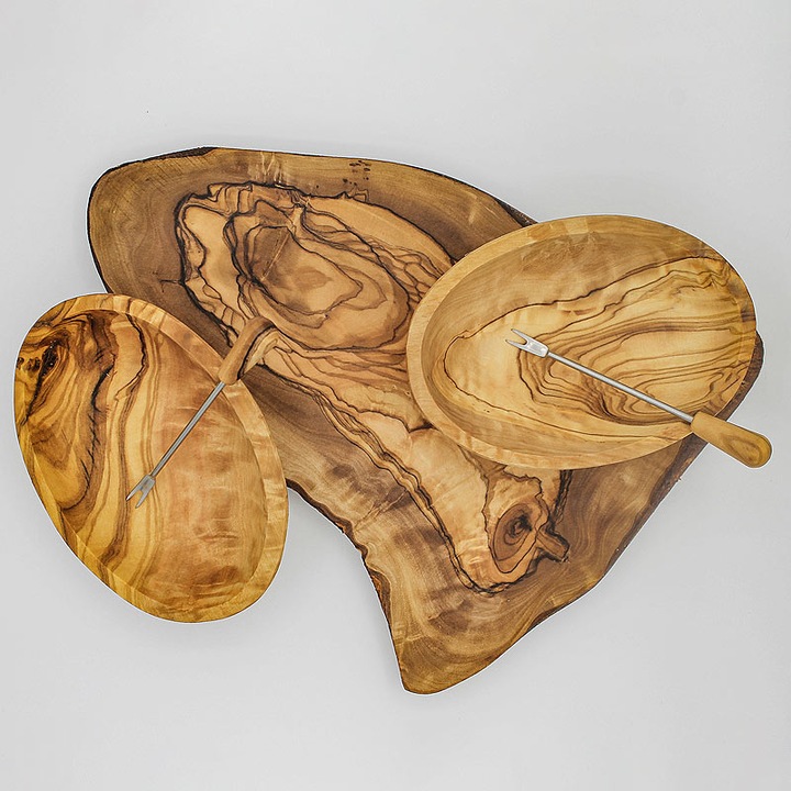 Produktbild Natura Punto Olivenholz-Set, 1 Schneidebrett 25cm, 2 ovale Schalen 10cm, 2 Gabeln