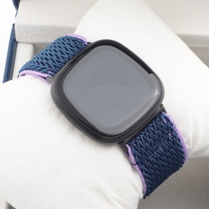 Produktbild Cover-Discount Fitbit Versa 4 / Sense 2 - Nylon Ersatzarmband dunkelblau (Nylon, Versa 3, Sense)