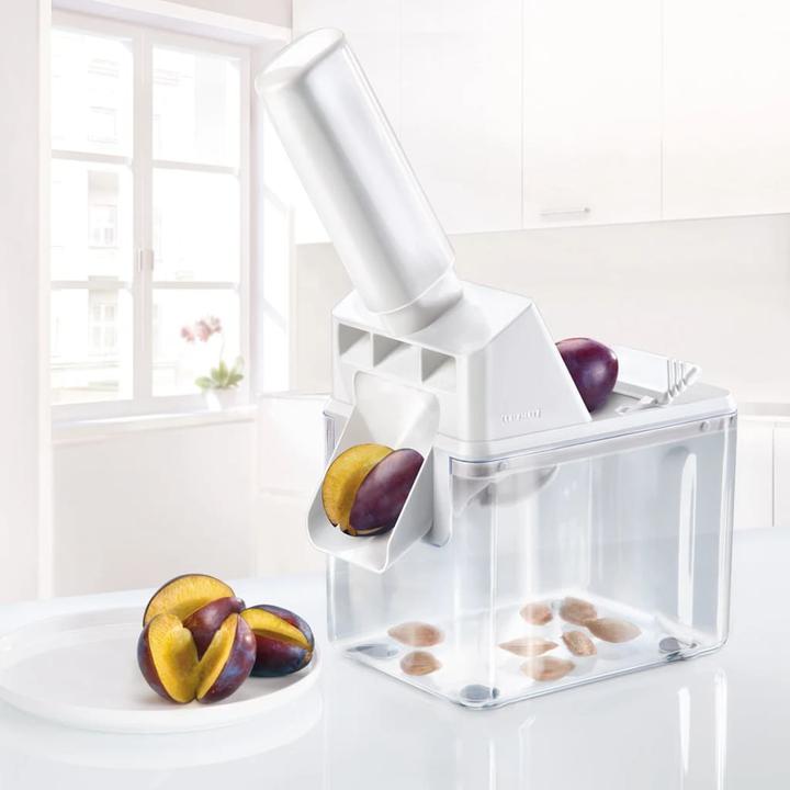 Actual product image Leifheit Plum pit