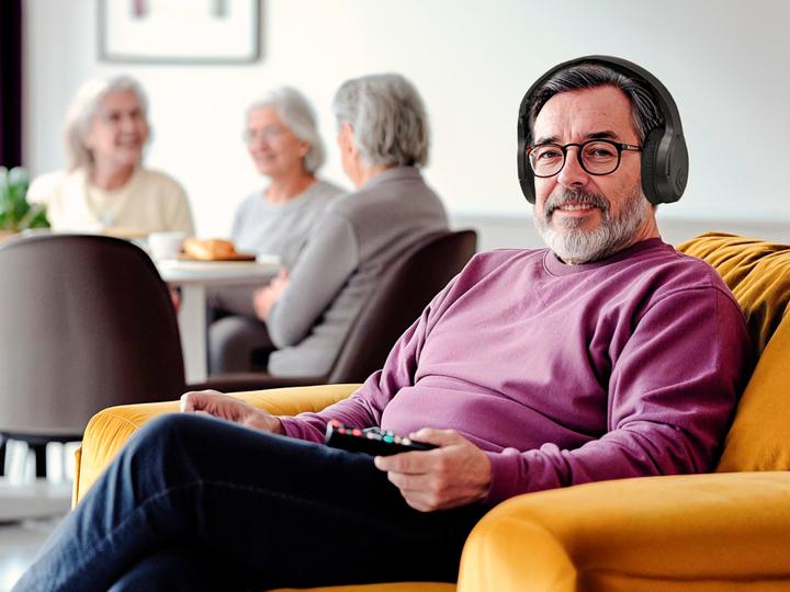 Actual product image Hama TV headphones (No noise cancellation, 16 h, Cable, Wireless)