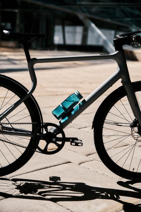 Actual product image Fidlock Twist Bottle 700 Life + Bike Base clear dark blue (0.70 l)