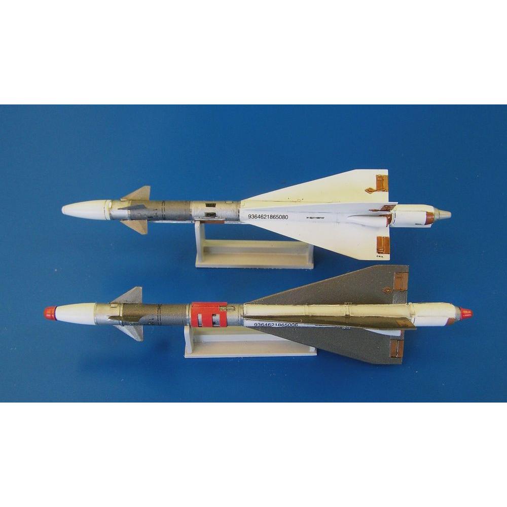 Plus Model Missile R-40TD