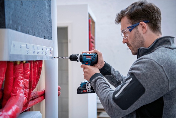 Actual product image Bosch Professional GSB 18V-90 C cordless impact drill (2x4.0Ah, GAL 18V-40, L) (Rechargeable battery operated)