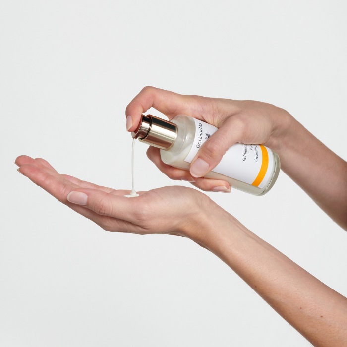 Produktbild Dr. Hauschka Reinigungsmilch (Reinigungsmilch, 145 ml)