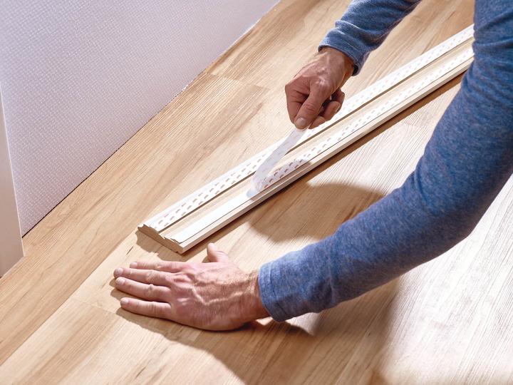 Produktbild tesa Montageband für Tapete & Putz, doppelseitiges Montageklebeband (19 mm)