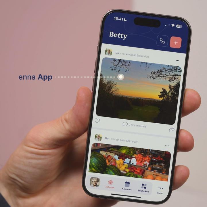 Image du produit Enna Tablet pour seniors avec dock et cartes, appels vidéo, albums photos, abonnement familial (WLAN uniquement, 10", Argent, Gris, Noir)