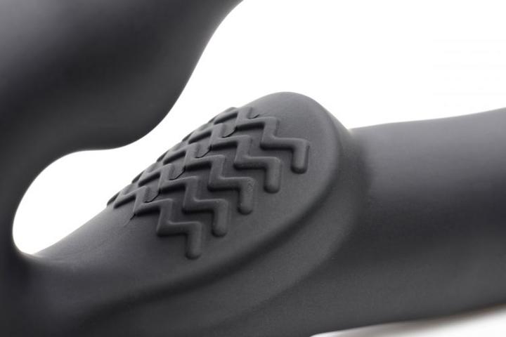 Image du produit XR Brands Evoke Vibrating Strap-On