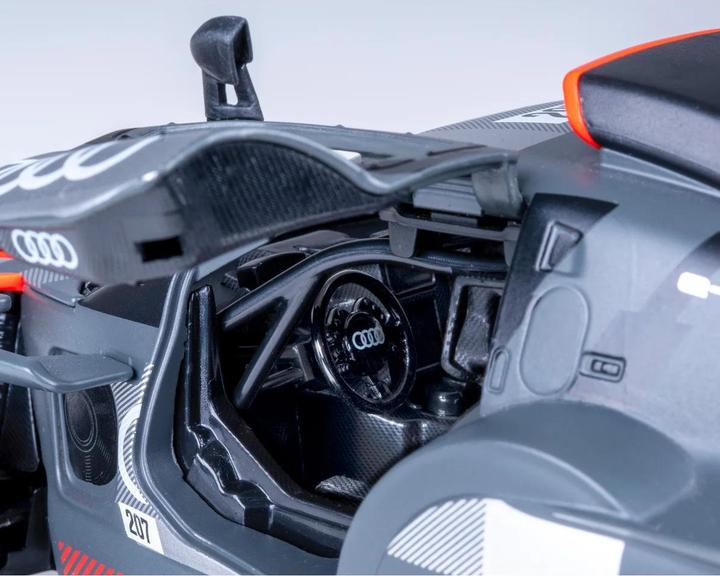 Actual product image Grau AUDI RS Q e-tron Diecast 1:24 Tür manuell