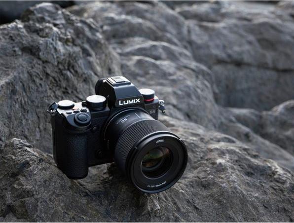 Actual product image Panasonic Lumix S 50mm f/1.8 (Leica L, full size)