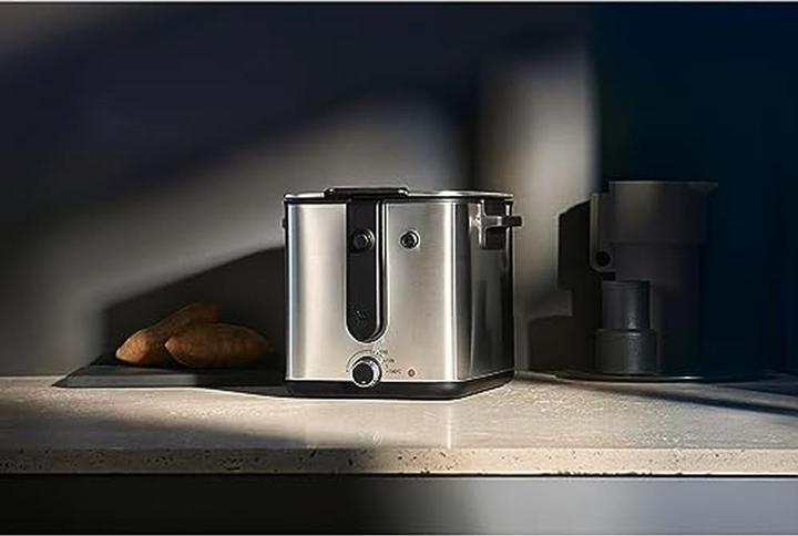 Produktbild WMF KÜCHENminis Fritteuse mit Kartoffel-Schneider
