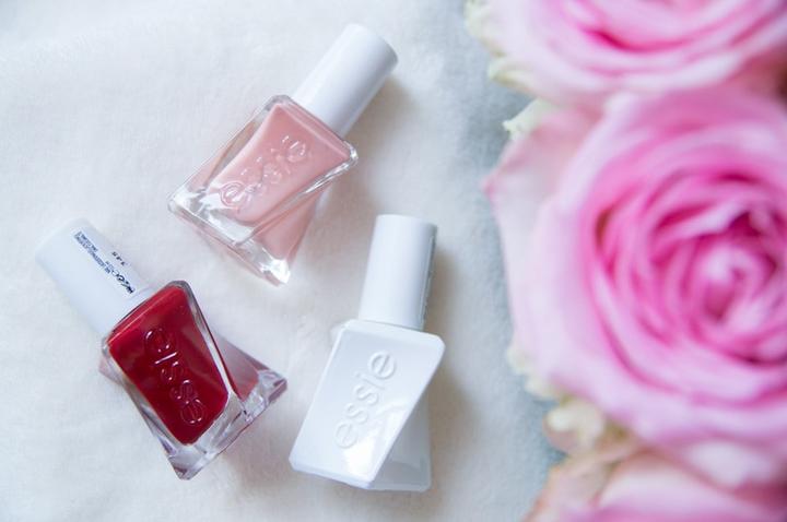 Actual product image Essie Gel Couture (10 Sheer Fantasy, Colour paint)