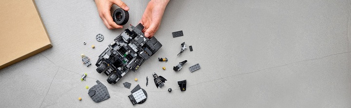 Actual product image LEGO Batmobile Tumbler: Scarecrow Showdown (76239, LEGO DC)