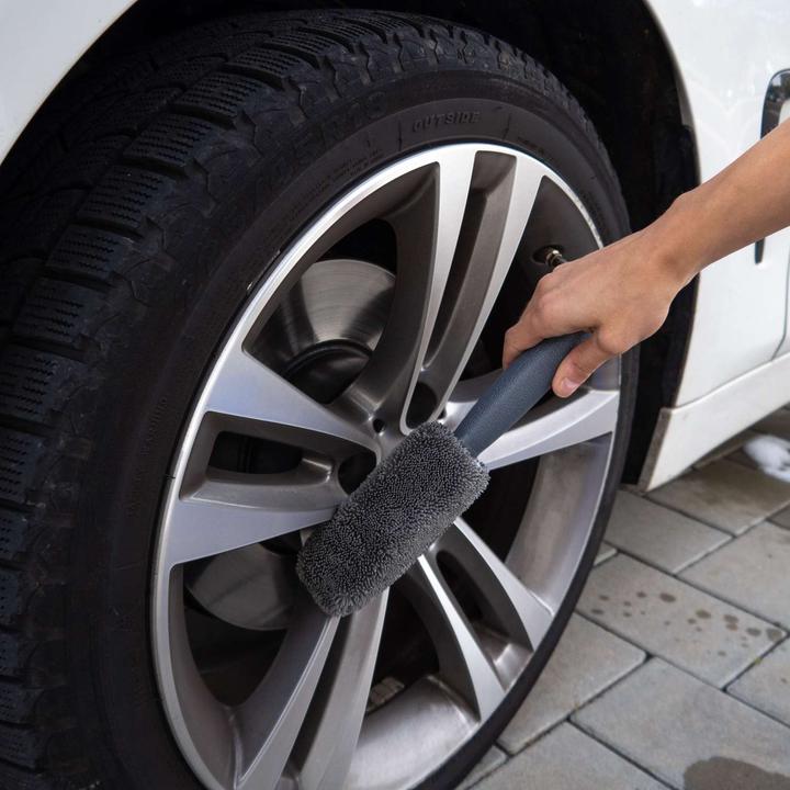 Actual product image Intirilife Car care cleaning set with microfibre glove (9 pcs)