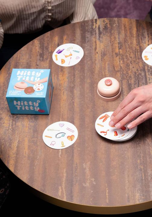 Productafbeelding tease & please Hitty Titty Kartenspiel Erotikspiel (Duits, Engels)