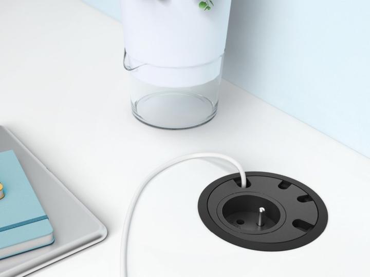 Actual product image Bachmann 938.002 LOOP IN 1xUTE 4xKBD sw 2.0m CEE7/7 (1 x, CEE 7/5, 2 m)