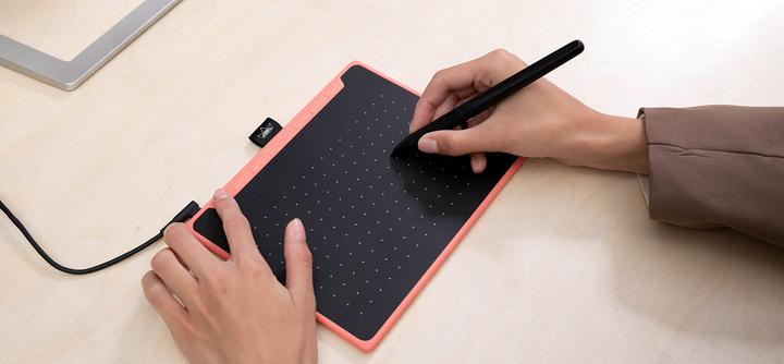 Actual product image Huion RTS-300 Graphics Tablet Pink (5080 lpi)