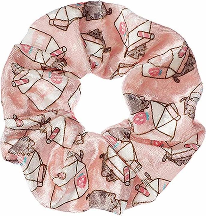 Cartone del latte rosa alla fragola