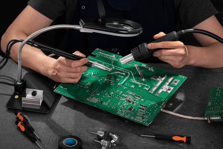 Produktbild Stamos Lötstation Lötkolben Entlötstation SMD Rework Station ESD Lötrauchabsaugung 720W