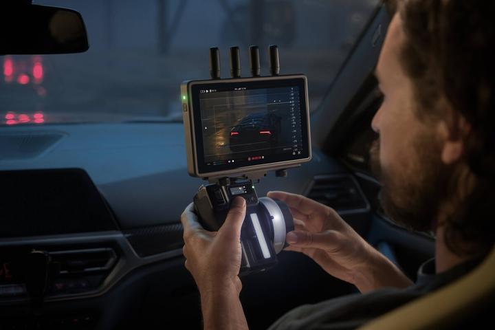 Immagine prodotto DJI Supporto per monitor wireless ad alta luminosità (Attacco cardanico)