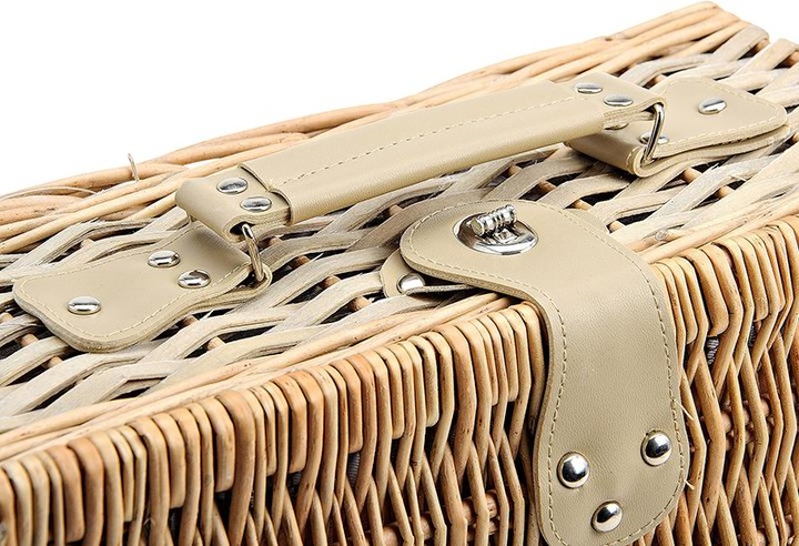 Actual product image G. Wurm Picnic basket for 4 people 24 pieces