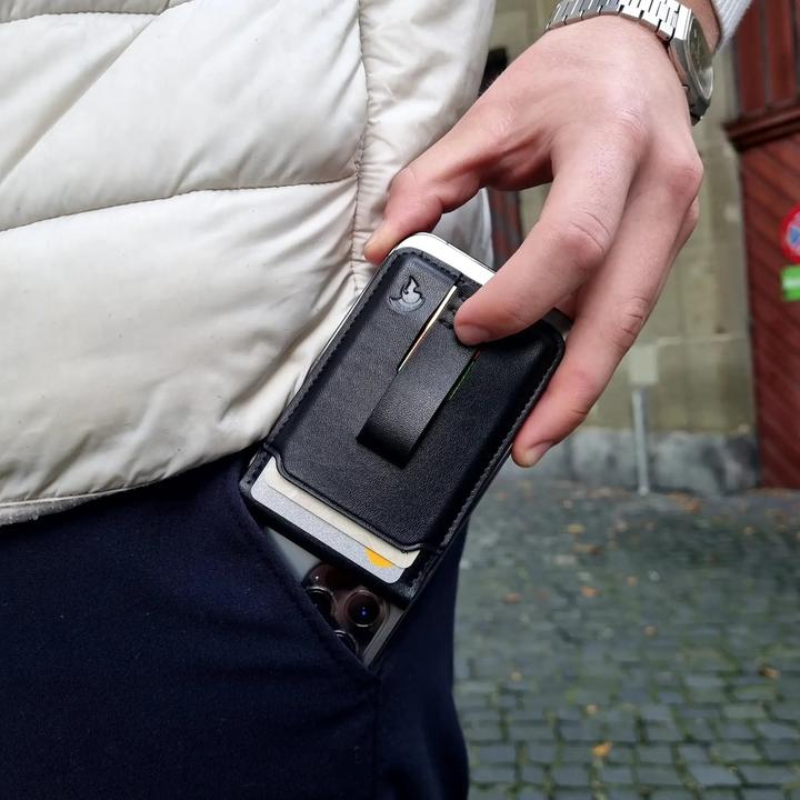 Actual product image Spartanhub MagSafe