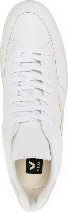 Actual product image Veja V-12 (38)