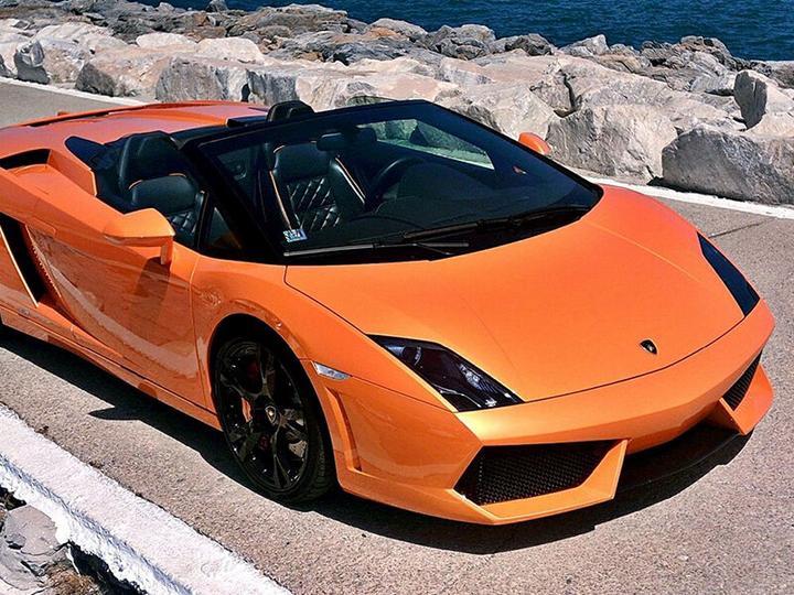 Produktbild Smartbox Einzigartiges Fahrerlebnis: 3-stündige Fahrt in einem Lamborghini (1 Person)