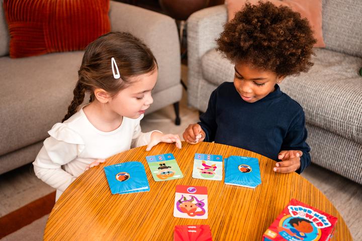 Produktbild Nathan Jeu de cartes - Super - héros (Französisch, 2 - 4 Spieler)