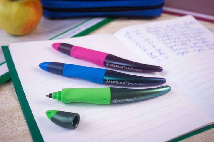 Produktbild STABILO EASYoriginal Holograph Edition Tintenroller für Linkshänder (Magenta, Rosa, 1 x)