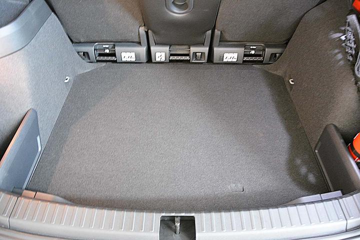 Image du produit Aristar Bac de coffre pour Skoda Karoq de 2017 à aujourd'hui (zone de chargement encastrée)