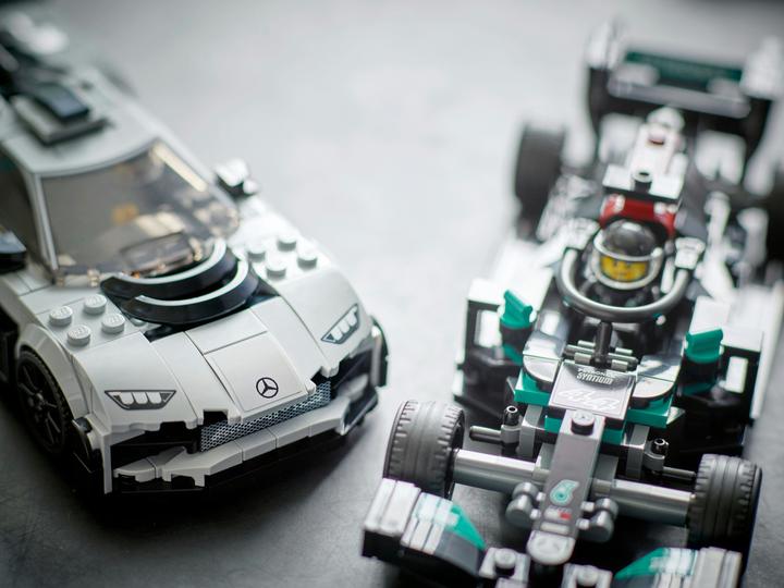 Productafbeelding LEGO Mercedes-AMG F1 W12 E Performance & Mercedes-AMG Project One (76909, LEGO Snelheidskampioenen)