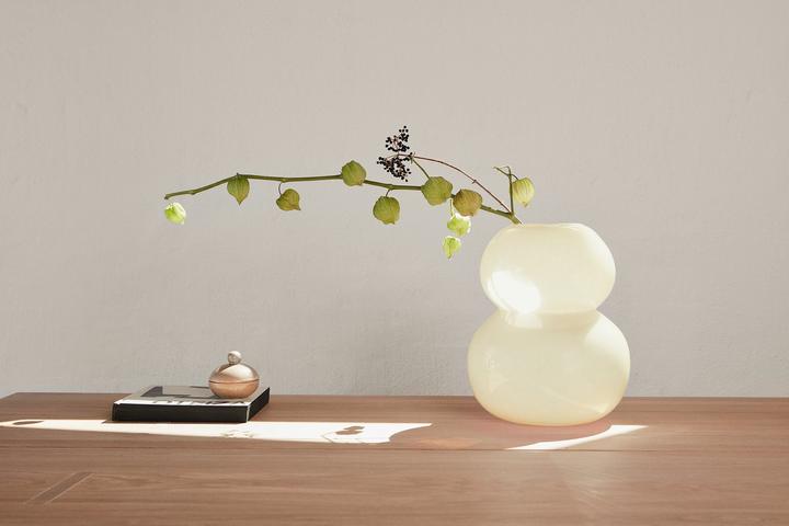 Produktbild OYOY Living Lasi Vase High - Vanilla (L300433) (1 x, 23.69 l)