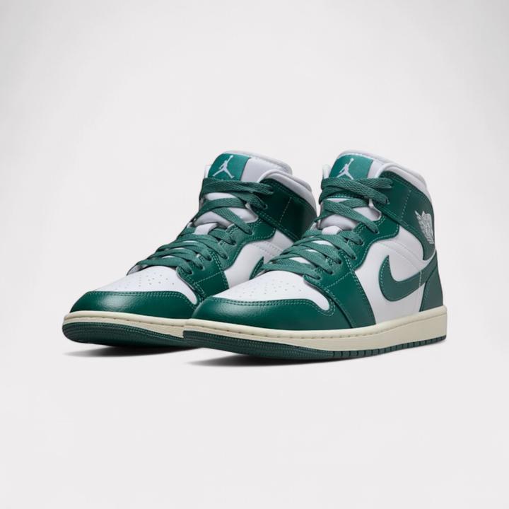 Actual product image Jordan Air 1 Mid (40.5)