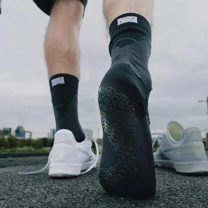 Image du produit NovoSoxx Fussballstulpen und Socken Grösse 42-47 Schwarz Set Tubxx und GripSoxx (42 - 47)