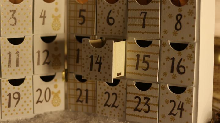 Image du produit Tracon LED-Weihnachts-Adventskalender Batteriefach